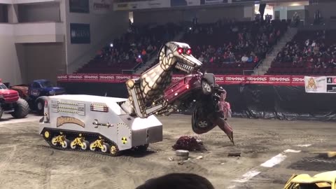 Monster Truck Destruction - Megasaurus