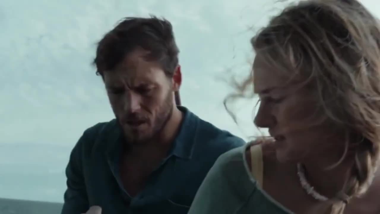 A Woman Survives On The Sea For 41 Days Experiencing Hunger And Hallucinations | Movie Recap