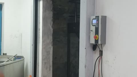High speed roller door