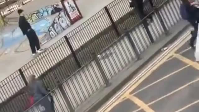 Police chase down a skateboarder in mile end_3