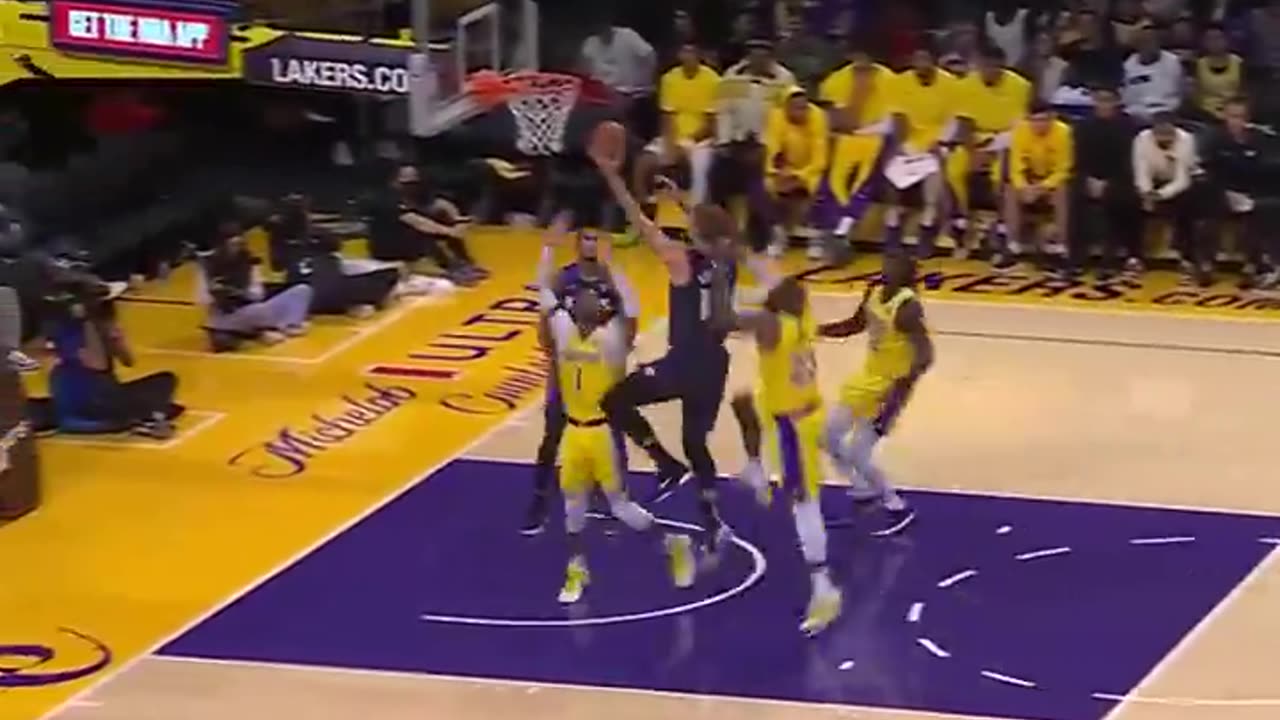 LEBRON CHASEDOWN BLOCK 🔥