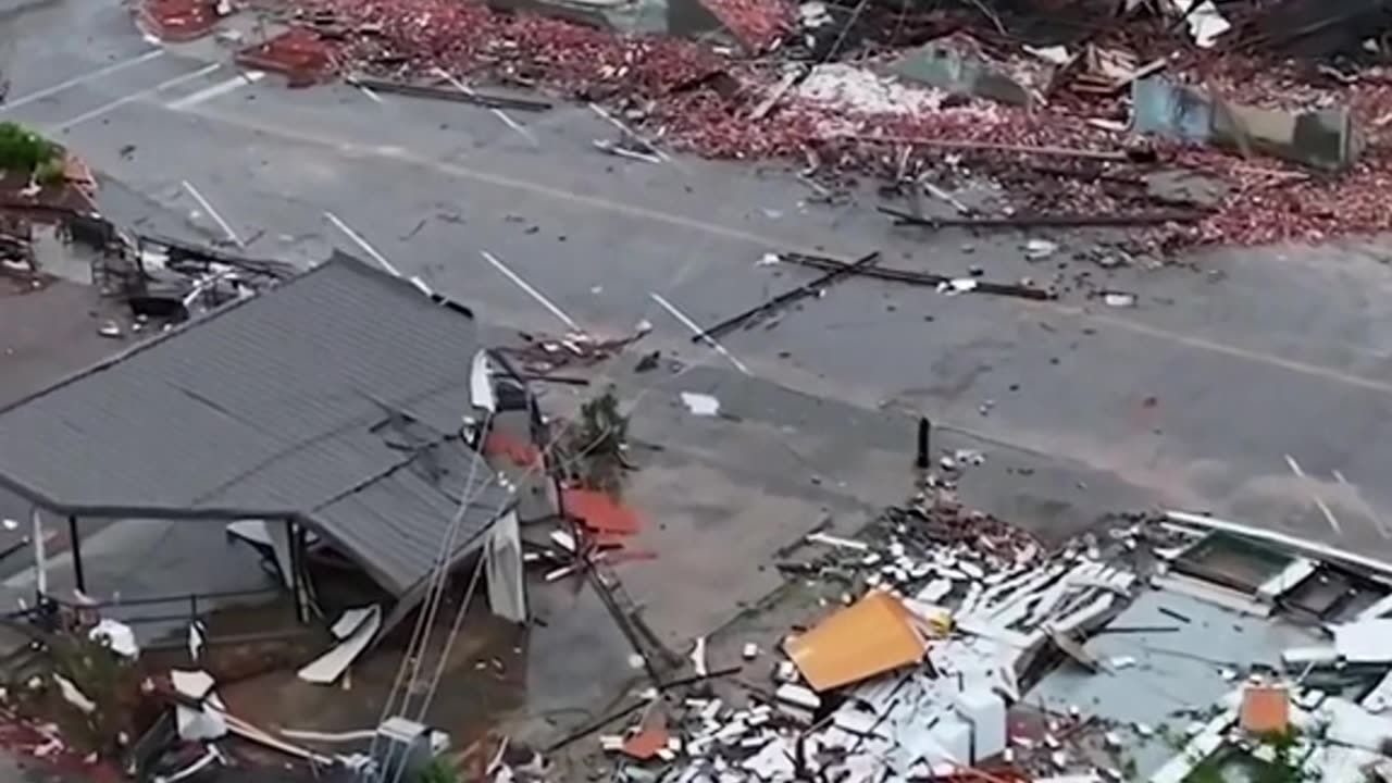 Catastrophic damage in sulphur, on Sunday morning after an overnight tornado 😢