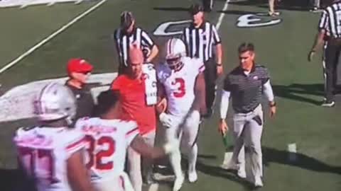 Ohio State’s running back hast to leave the game after an injury