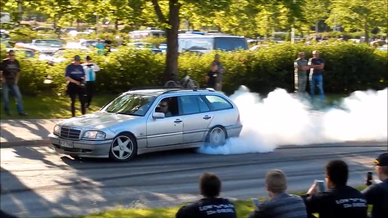 Tuner car burnouts 2017 vantaa cruising