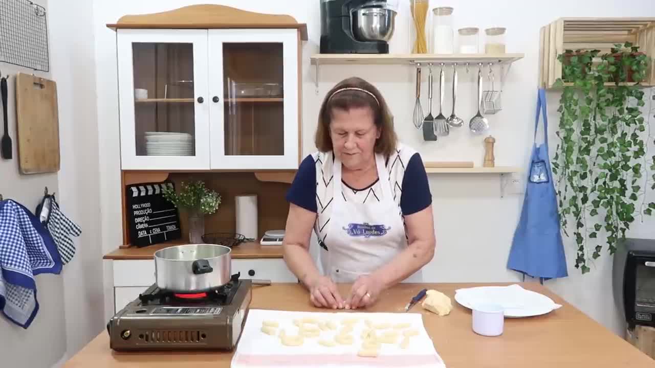 IDEAL PARA O CAFÉ DA TARDE ESSA ROSQUINHA DE POLVILHO NÃO PODE FALTAR AQUI EM CASA - VÓ LURDES