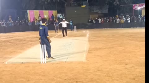 Cricket umpire is very funny dance