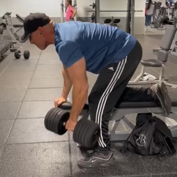 One Arm Dumbbell Rows For Back Workouts