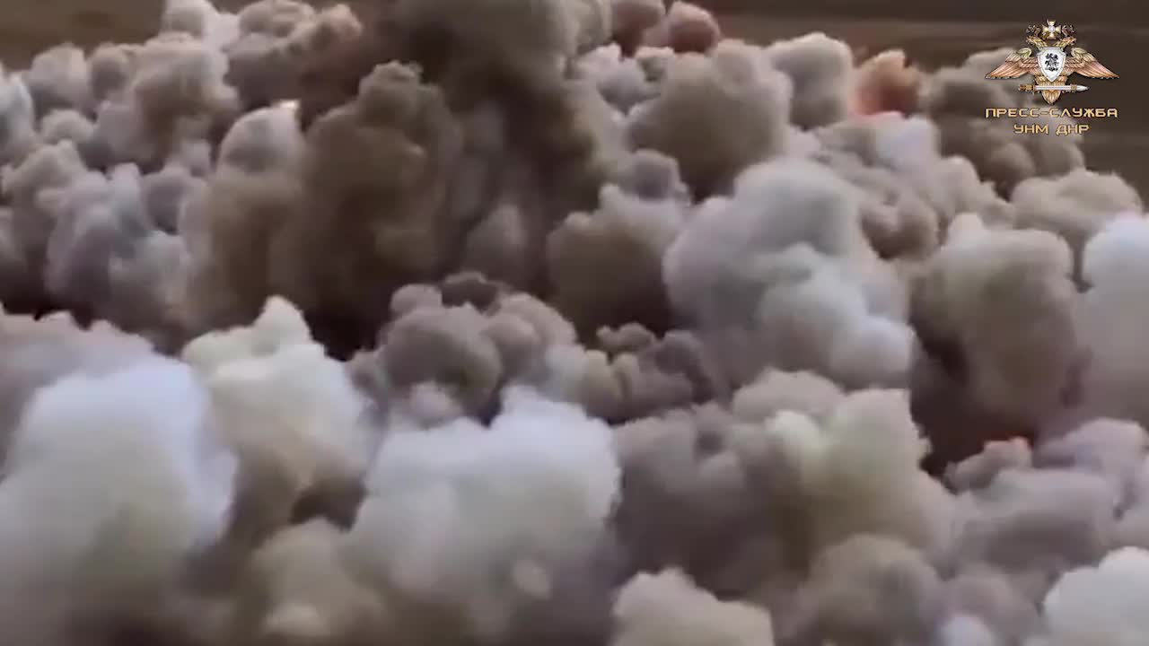 πΊπ¦ denazified by π·πΊ Russian TOS-1 incendiary / thermobaric multiple rocket launcher system