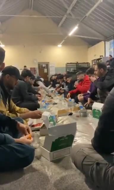 Ramadan meals at Napier Barracks migrant camp in Folkestone, Kent. All paid for by the taxpayer 🤯
