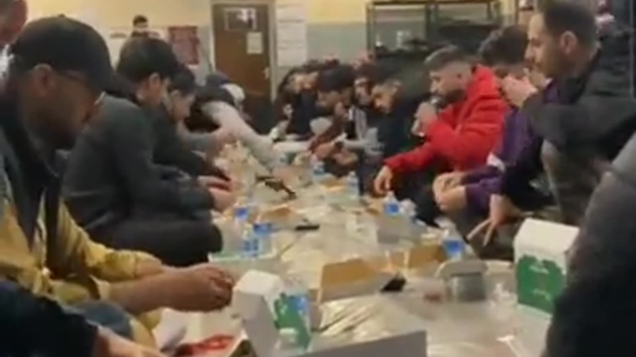 Ramadan meals at Napier Barracks migrant camp in Folkestone, Kent. All paid for by the taxpayer 🤯