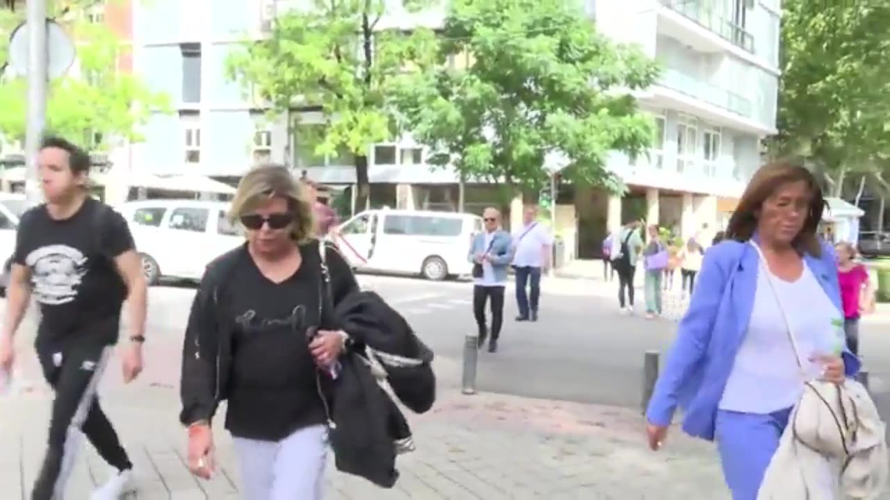 Crónicas de una muerte anunciada .............