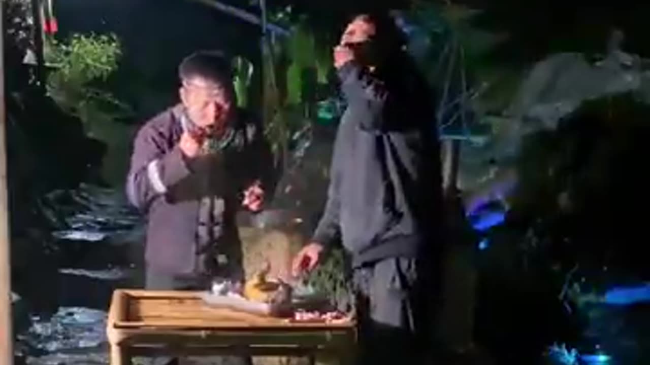 Unique style cooking and eating