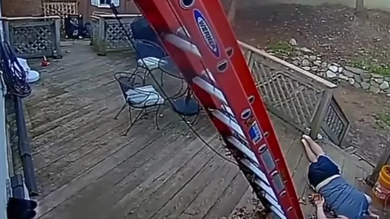 This Is Why You Don't Wear Sandals On An Aluminum Ladder