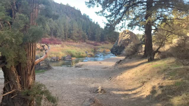 2X Double Speed River Shoreline Exploration – Smith Rock State Park – Central Oregon