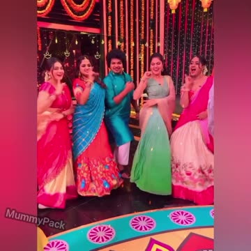 Lingidi lingidi😍🤣 with this beautiful ladies😍 #Rakshaa #suhasini #keerthibhat