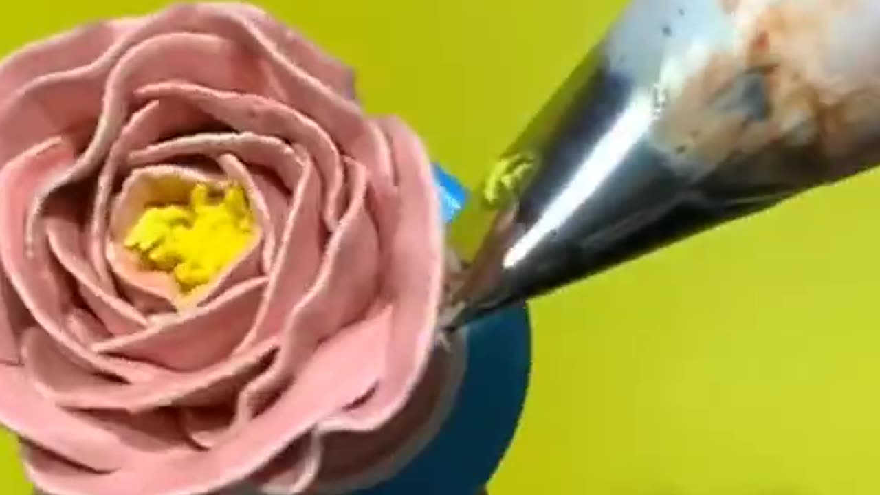 Stunning birthday cake decorating technique 💝💝 #shorts