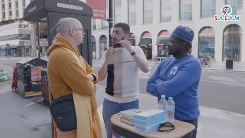 Muslims debate with a Hare Krishna Monk