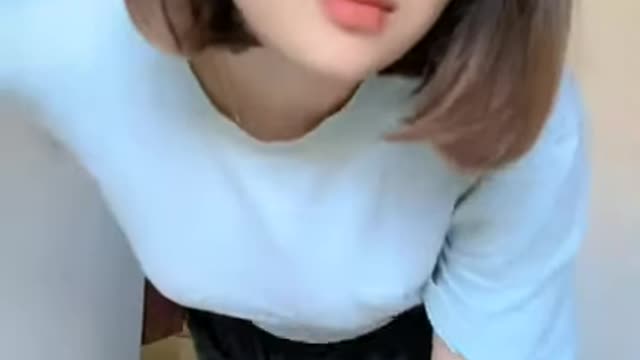 Tiktok dancing DJ hot