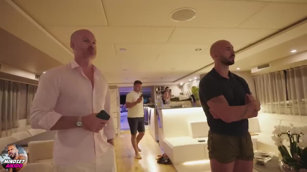 Andrew Tate Reacts to HIMSELF being on the NEWS
