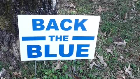 "Back the Blue" YES WE DO! God bless our Police.