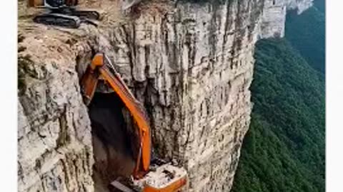 most dangerous work in the planet 🌎😱