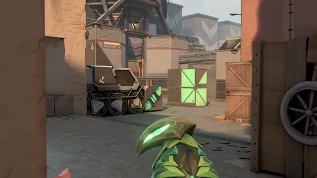 Bro has a vandal in pistol round
