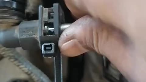 Automobile connecting plug