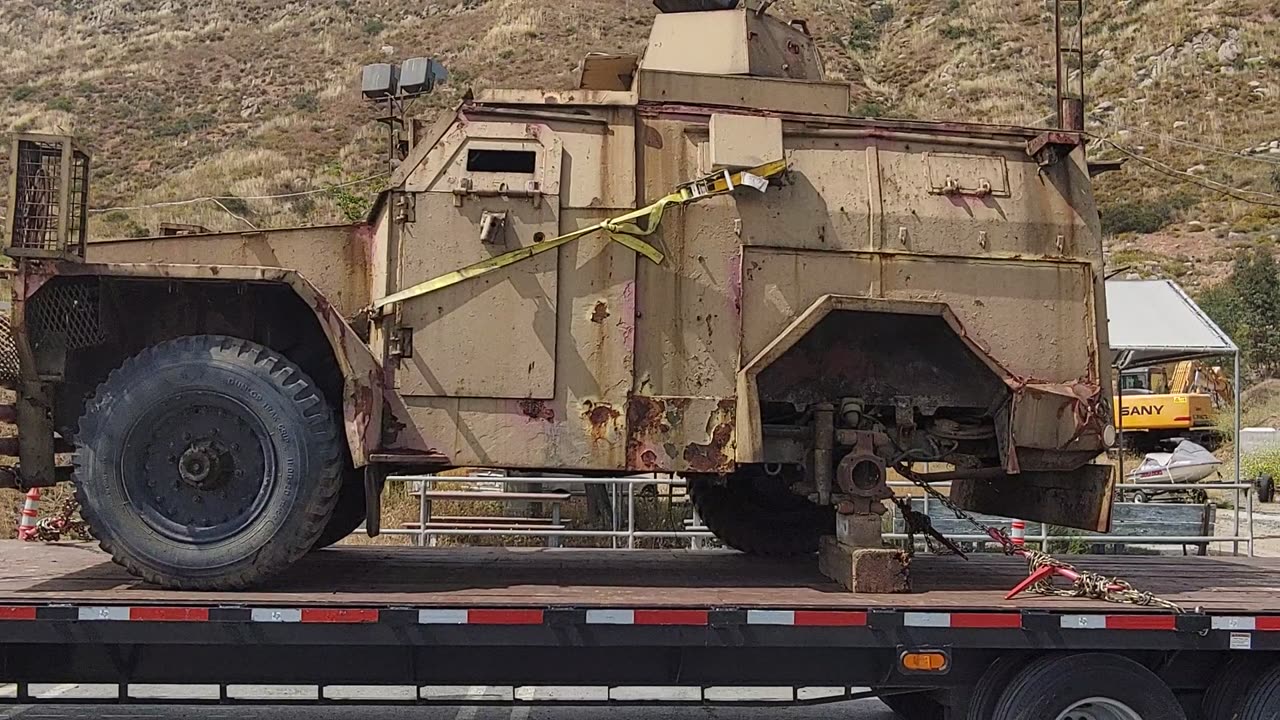 FV1611 Humber Pig Walk Around.