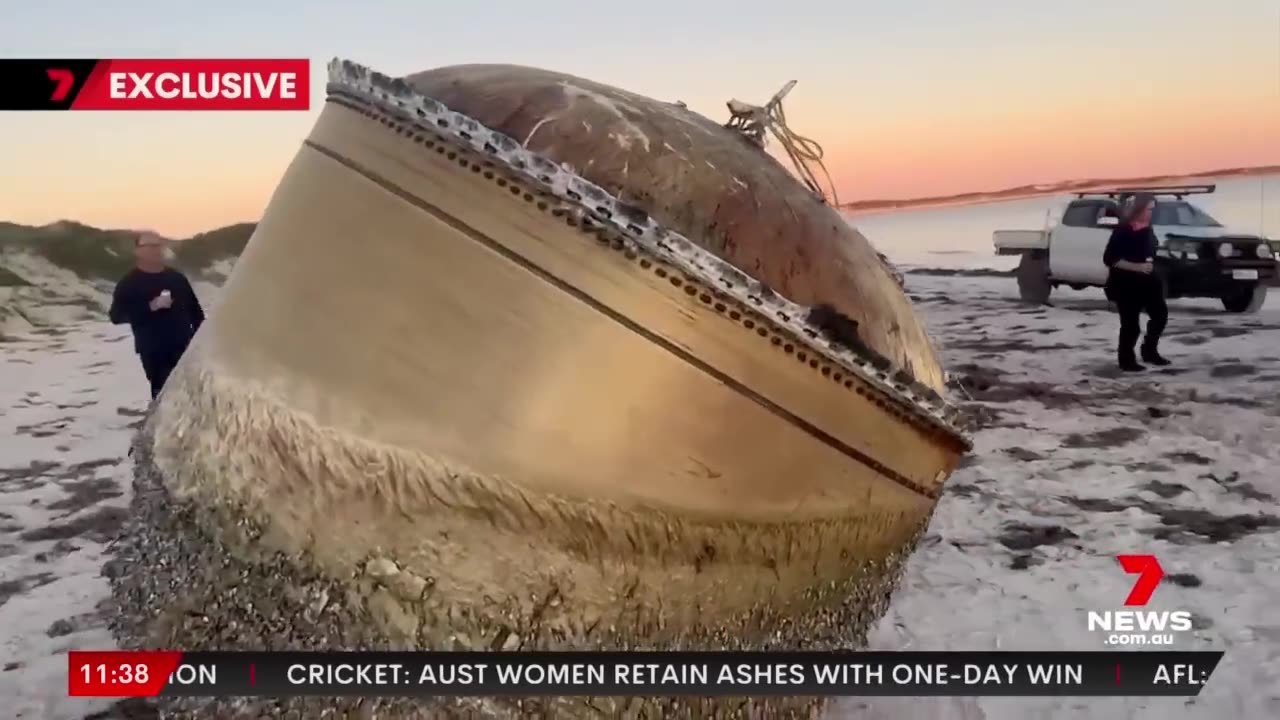 Mystery object lands on a beach in Western Australia (2023) - Military are Reviewing