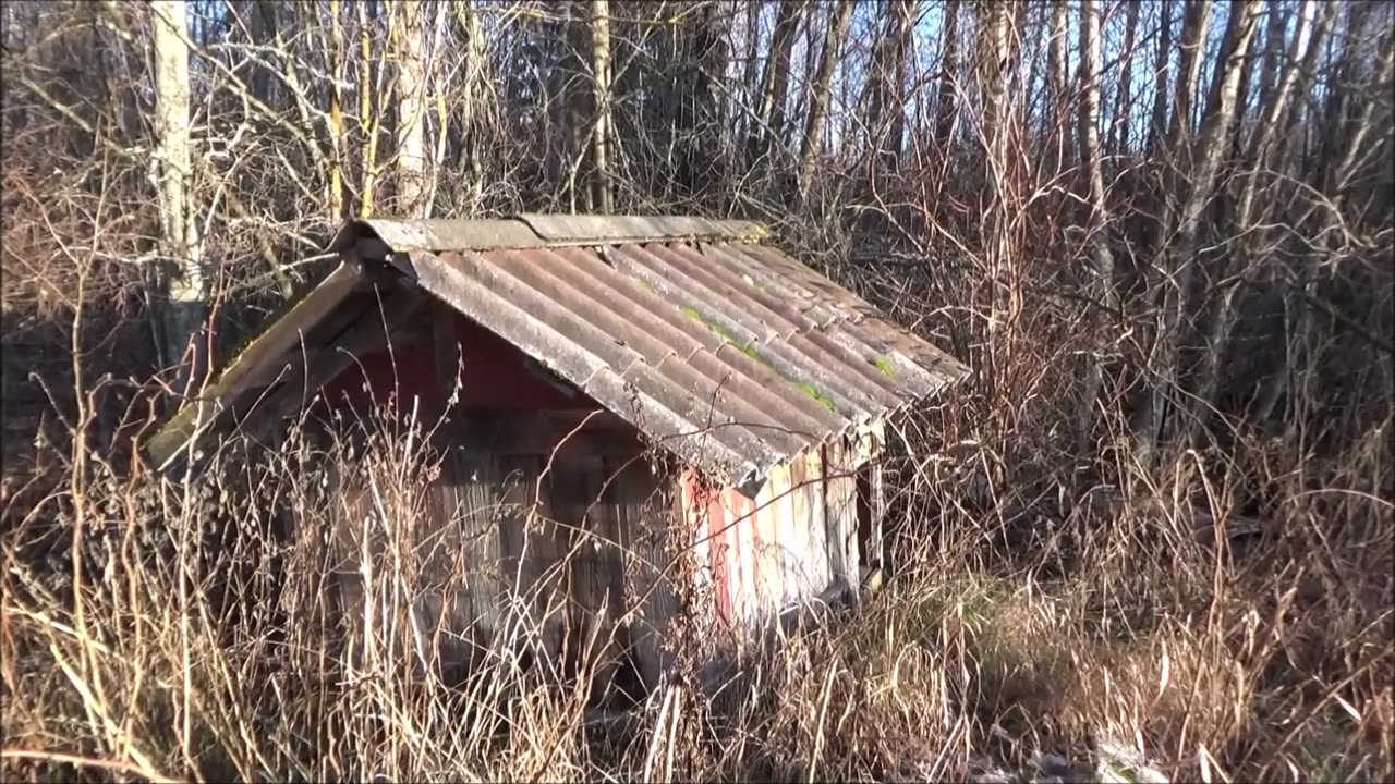 Hylätty koirankoppi ja hylätty pumppuhuone UE-21