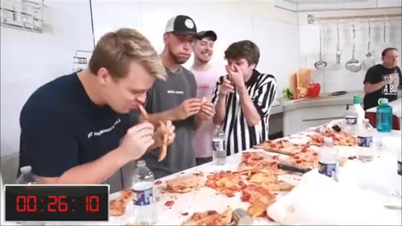 M.r beast challenge 🤤eat big pizza 🍕 and $10.000 win