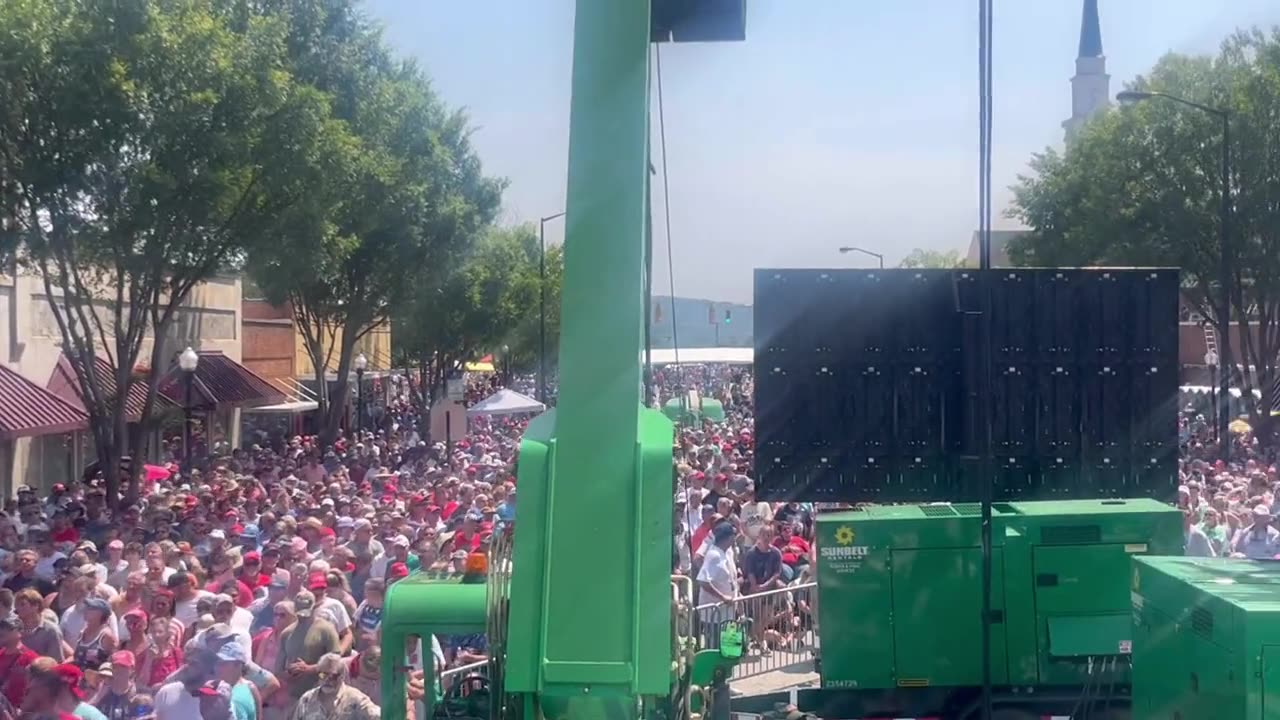 Wow! Look at the overflow of Trump’s rally in South Carolina.