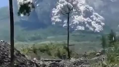 WATCH Merapi volcano erupts, spews a hot cloud more than 4 miles high in Indonesia