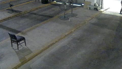 3138RHOBG3CStGarageLeftDoor_2021-01-06_22h10min39s400ms.mp4