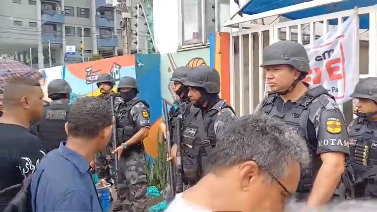 Prefeito de Belém do PSOL, mandou tirar os servidores de dentro da SEMAD, com força MILITAR