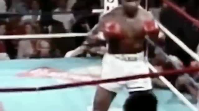 Mike Tyson vs Donnie Long - Powerful Shot🥊