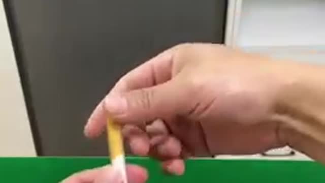 This trick is too handsome , How fast can the magician's