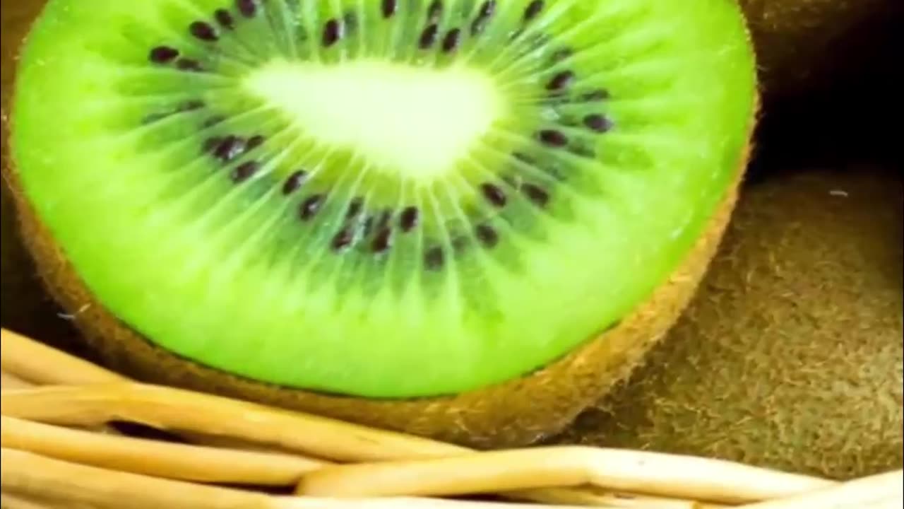 Benefits of eating the most powerful fruit Kiwi #benefitsofkiwi #healthcare #fitness #healthy