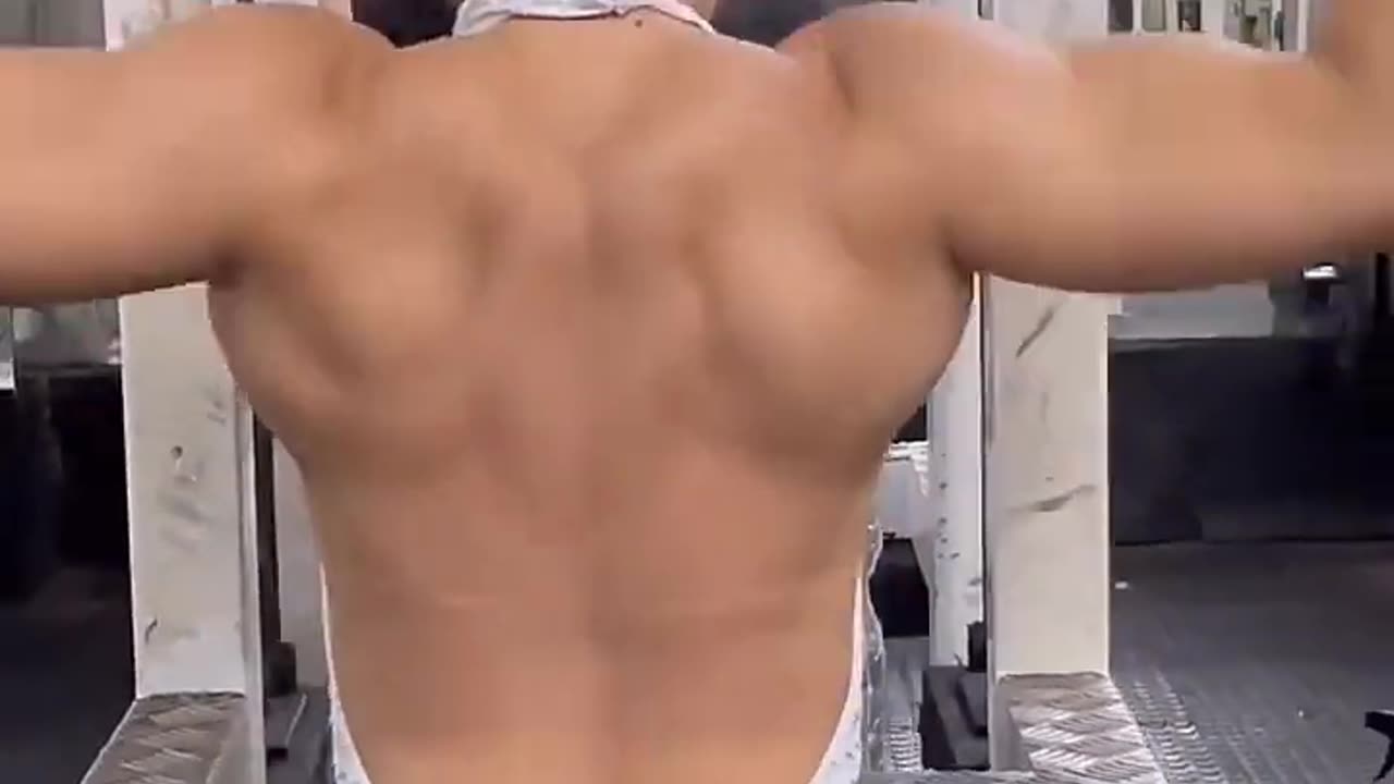 📹 shining Latina back day