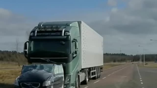 Volvo VS Scania _ Brake Test