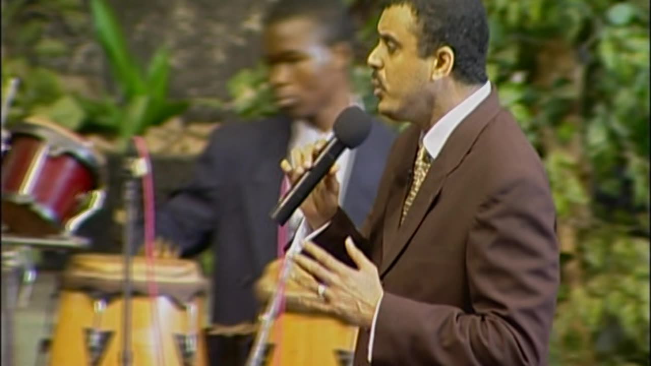 HOW TO ABOUND | DAG HEWARD-MILLS