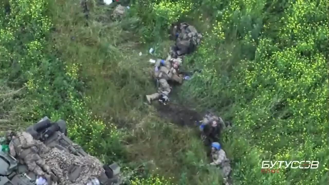 The most brutal minefield video I’ve ever seen. Ukrainians losing legs and Bradleys