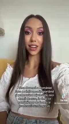 Prima doamnă a României face pe influencerița