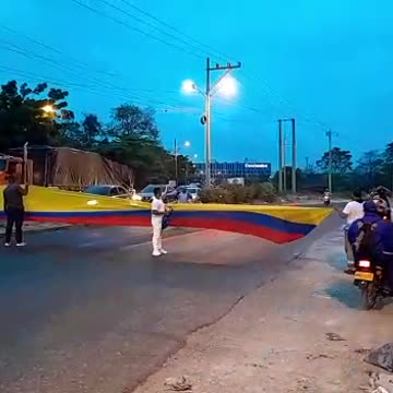 Reportan bloqueo de vehículos en Mamonal, sector Policarpa