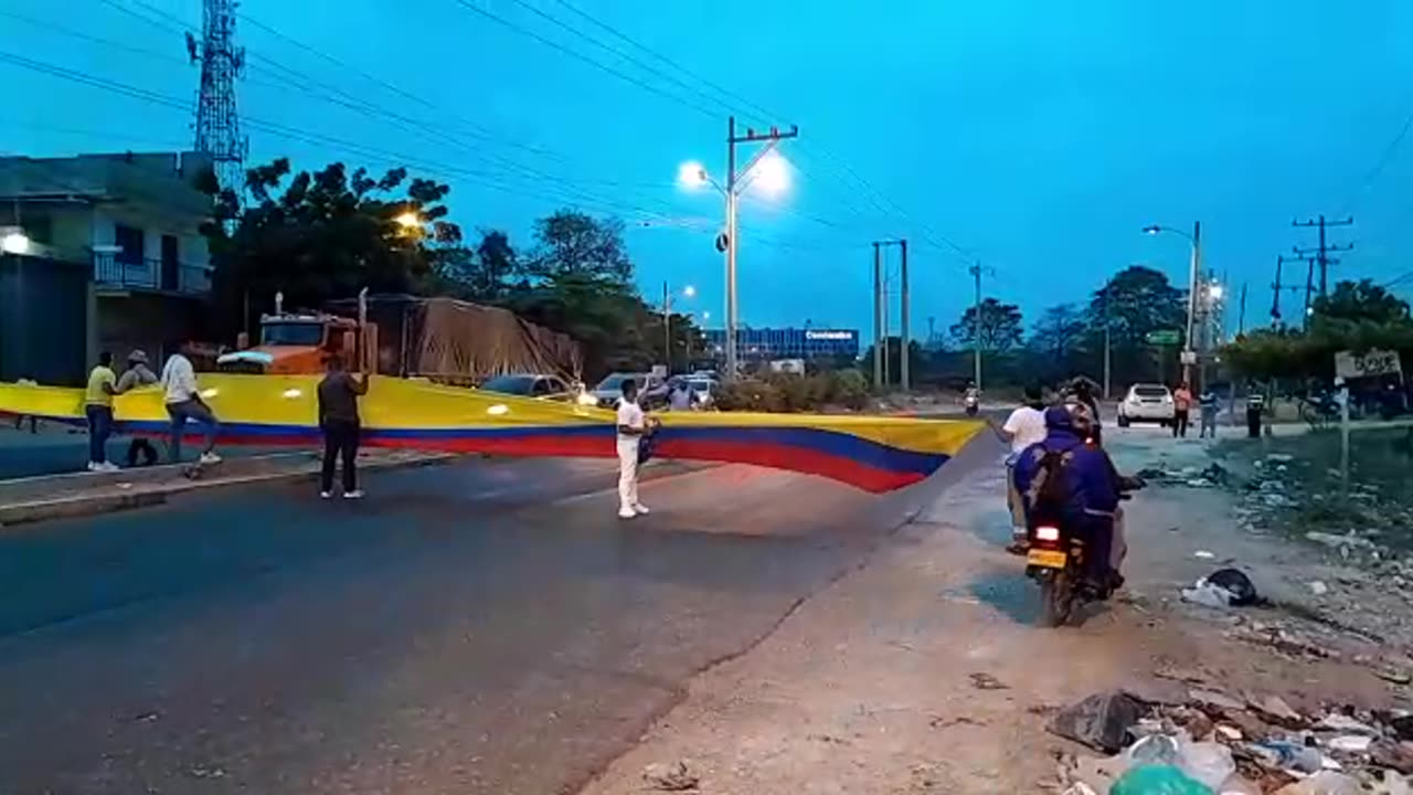 Reportan bloqueo de vehículos en Mamonal, sector Policarpa