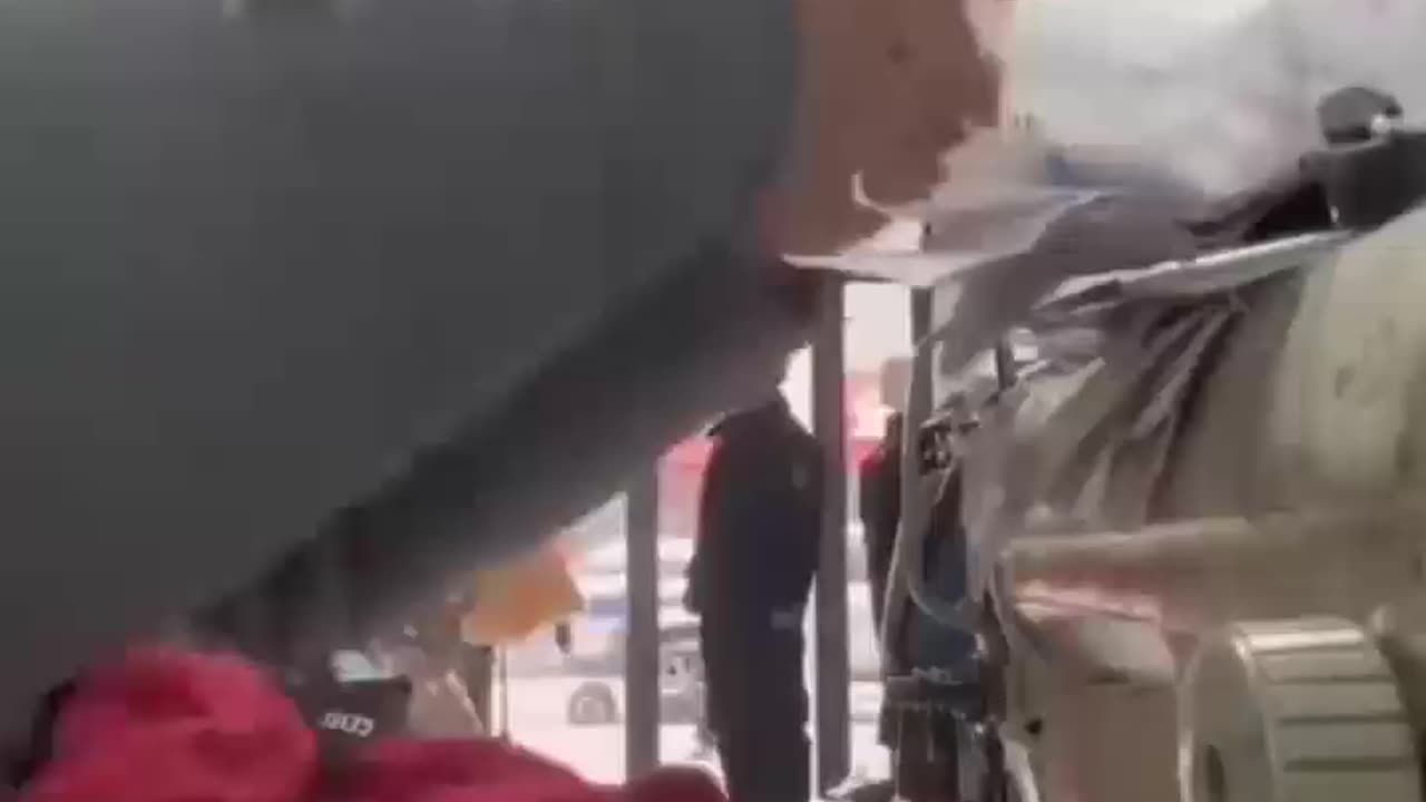 河北邢台的营商环境。不让商家在玻璃上贴广告。不容许广告。