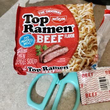 Eating Nissin Top Ramen Beef Flavor, Dbn, MI, 10/13/23