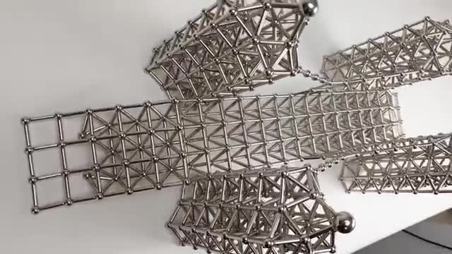 Tower Bridge made of Magnets | Magnetic Games