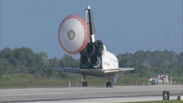 Watching the spaceship return to Earth is a beautiful moment