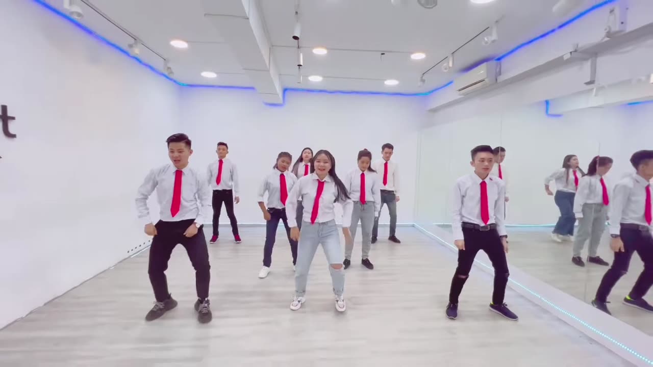 Marry Christmas Dance video